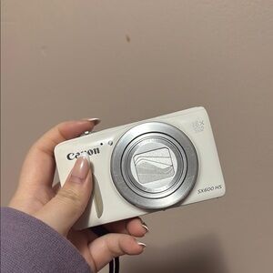 Canon SX600 HS White Digital Camera